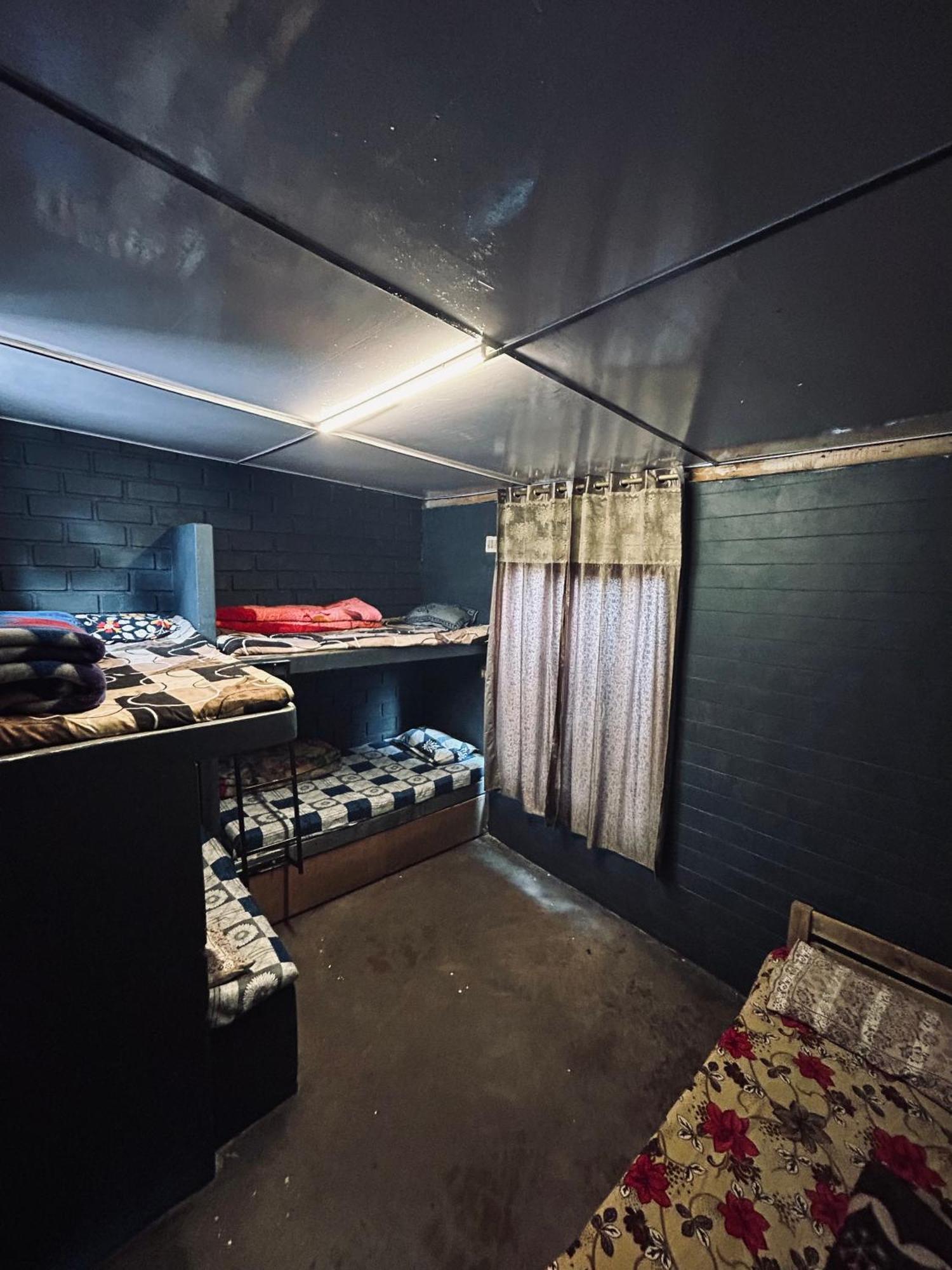 Isabella Hostel 실롱 외부 사진