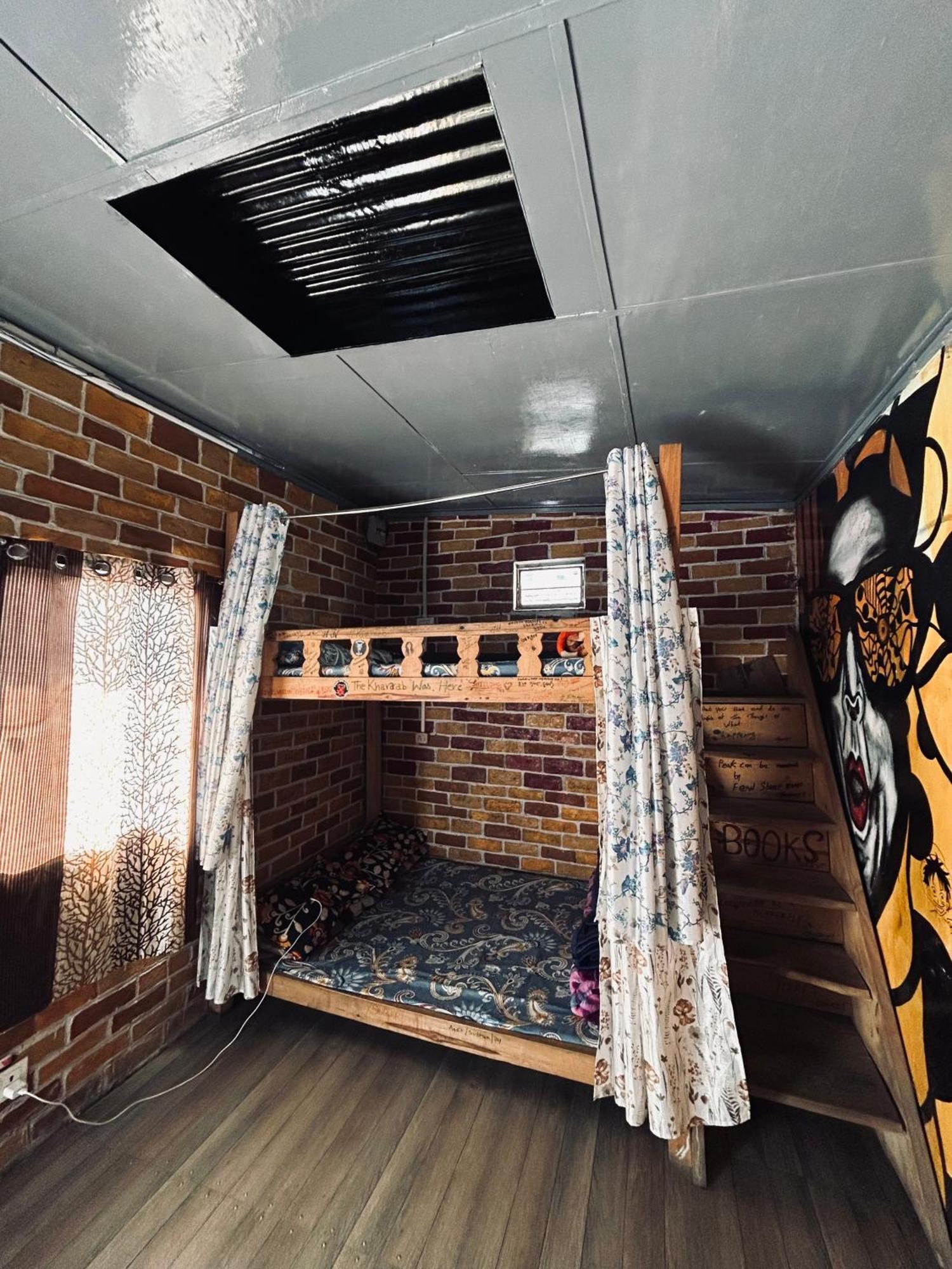 Isabella Hostel 실롱 외부 사진